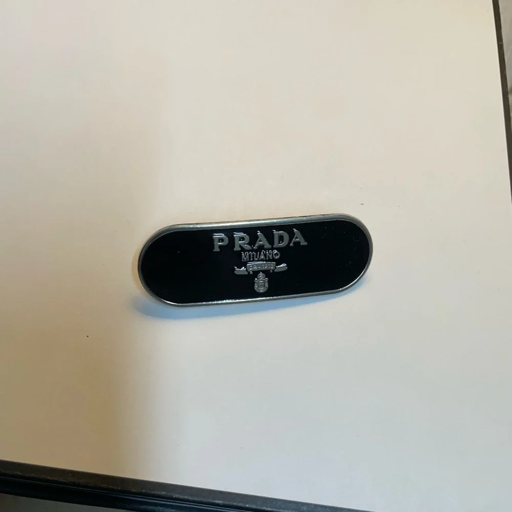 Prada - Picture 6 of 11